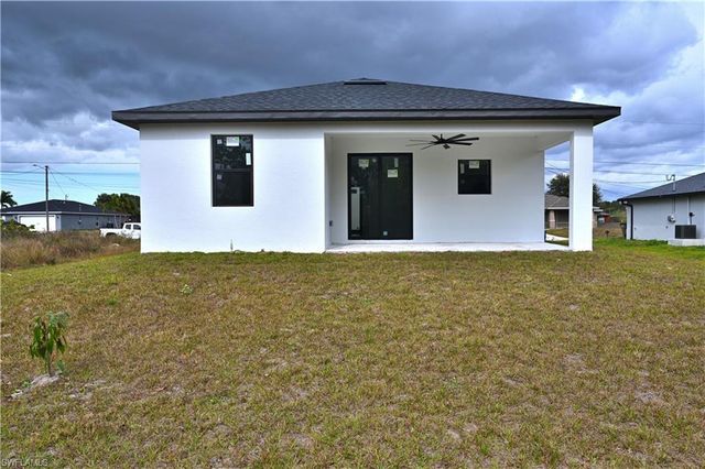 4107 13th ST SW, Lehigh Acres, FL 33976