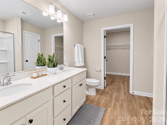 2220 Dardan Woods Drive, Charlotte, NC 28215