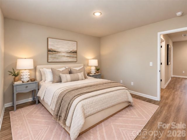2220 Dardan Woods Drive, Charlotte, NC 28215