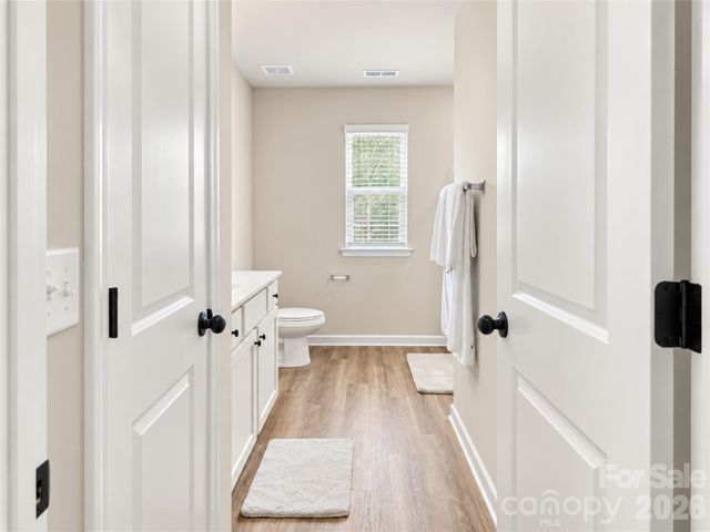 2220 Dardan Woods Drive, Charlotte, NC 28215