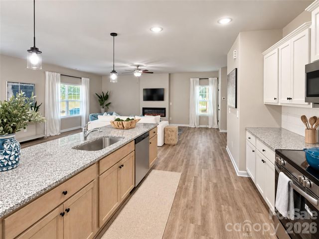 2220 Dardan Woods Drive, Charlotte, NC 28215