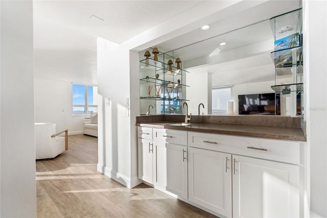 101 SUNSET DRIVE 402, Sarasota, FL 34236