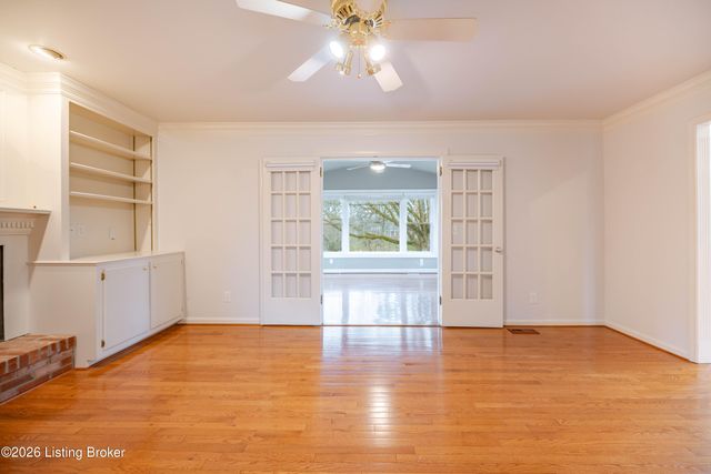 4400 Rivanna Dr, Louisville, KY 40299