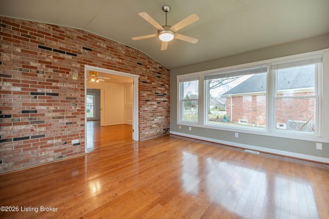 4400 Rivanna Dr, Louisville, KY 40299