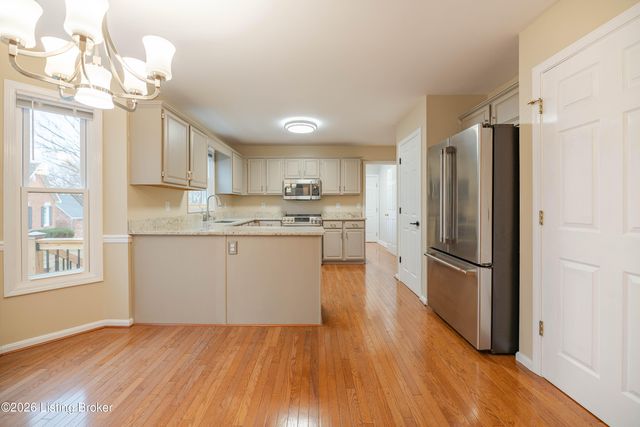 4400 Rivanna Dr, Louisville, KY 40299