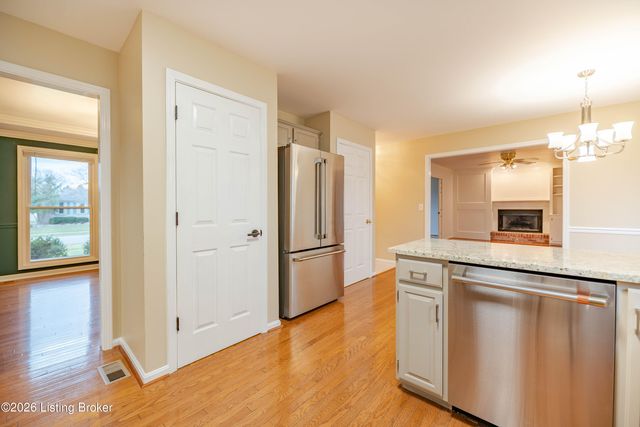 4400 Rivanna Dr, Louisville, KY 40299