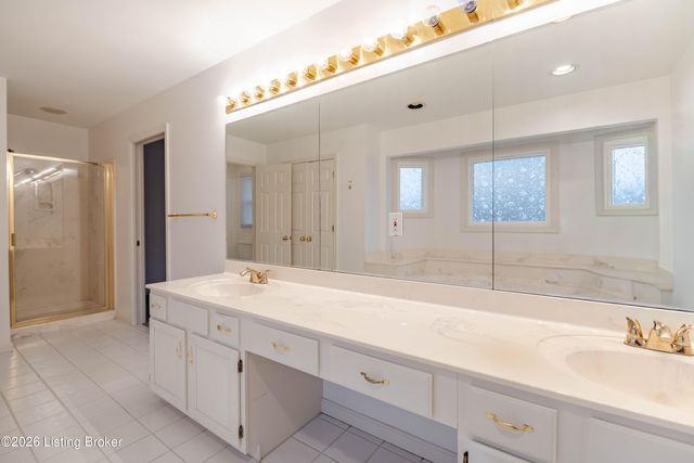 4400 Rivanna Dr, Louisville, KY 40299