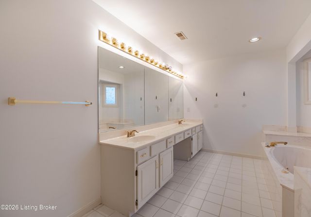 4400 Rivanna Dr, Louisville, KY 40299