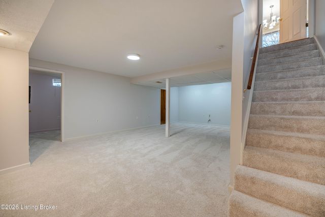 4400 Rivanna Dr, Louisville, KY 40299