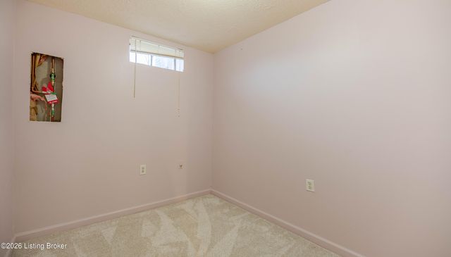 4400 Rivanna Dr, Louisville, KY 40299