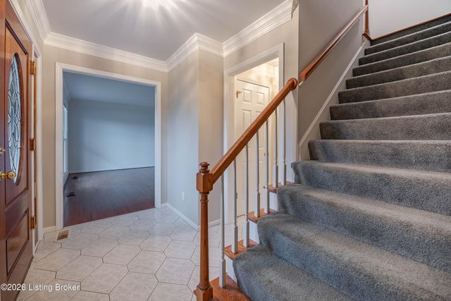 4400 Rivanna Dr, Louisville, KY 40299