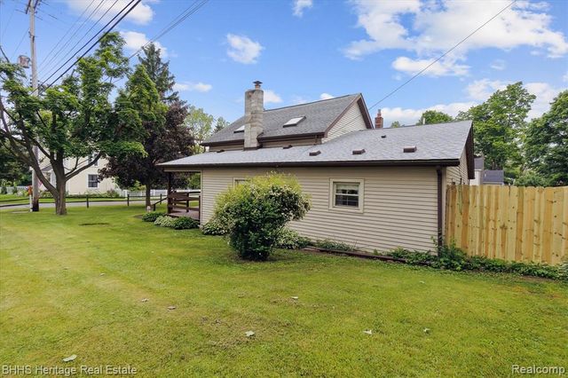 301 N Church Street, Byron, MI 48418