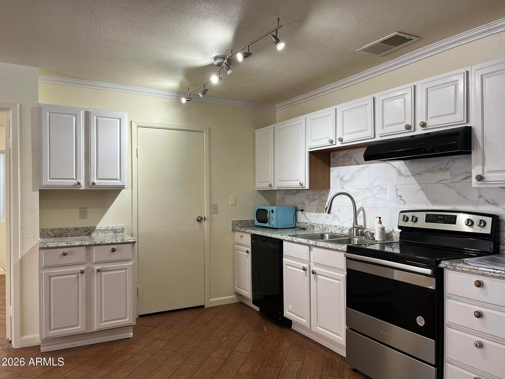 3511 E BASELINE Road 1213, Phoenix, AZ 85042