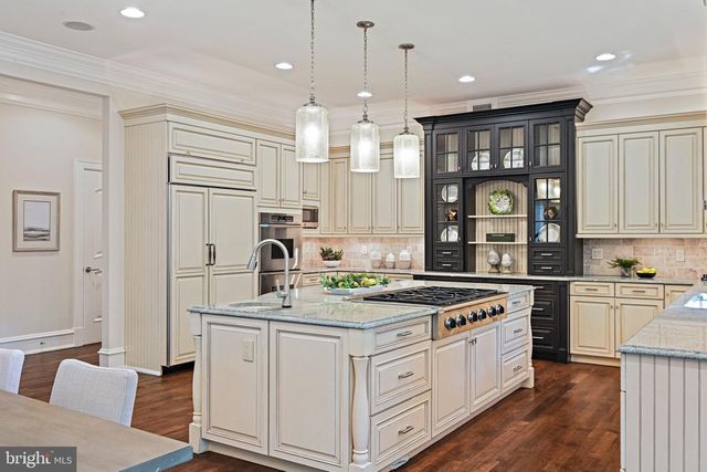903 DOUGLASS DR, Mclean, VA 22101