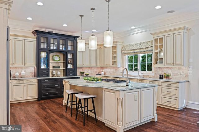 903 DOUGLASS DR, Mclean, VA 22101
