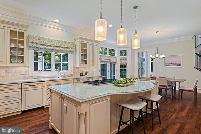 903 DOUGLASS DR, Mclean, VA 22101