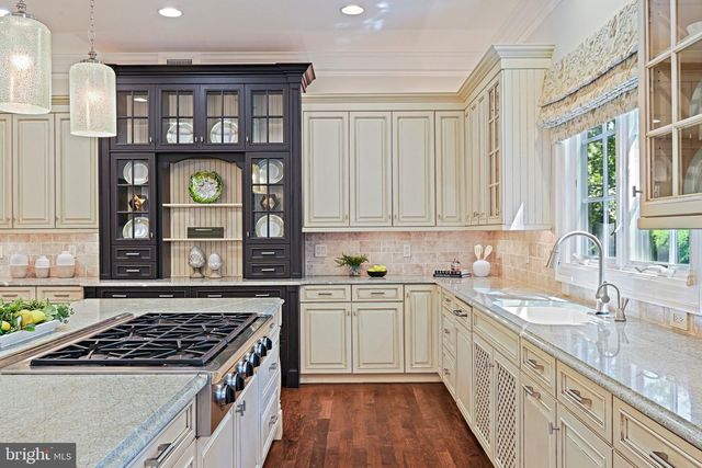903 DOUGLASS DR, Mclean, VA 22101