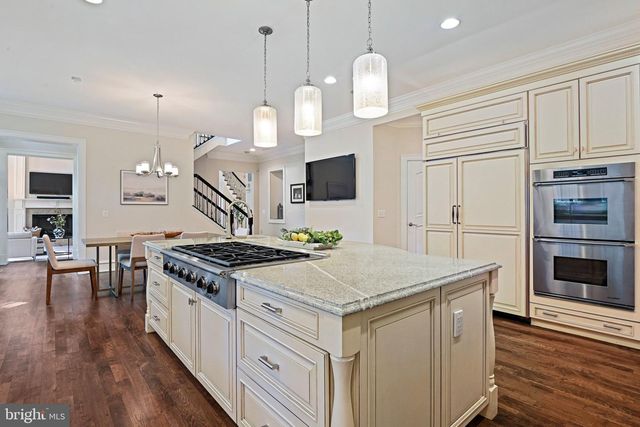 903 DOUGLASS DR, Mclean, VA 22101