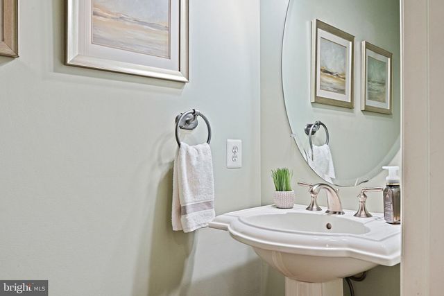 903 DOUGLASS DR, Mclean, VA 22101