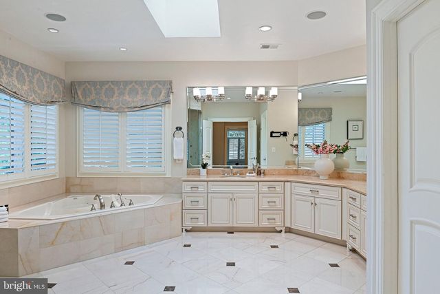 903 DOUGLASS DR, Mclean, VA 22101