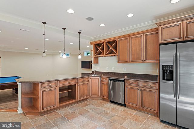 903 DOUGLASS DR, Mclean, VA 22101