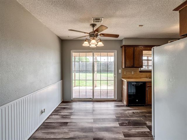 914 S Highland Drive, Mustang, OK 73064