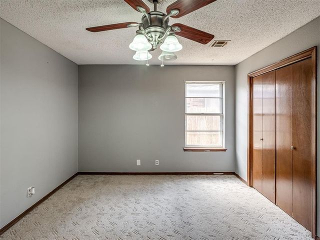 914 S Highland Drive, Mustang, OK 73064
