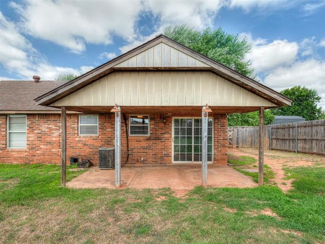 914 S Highland Drive, Mustang, OK 73064