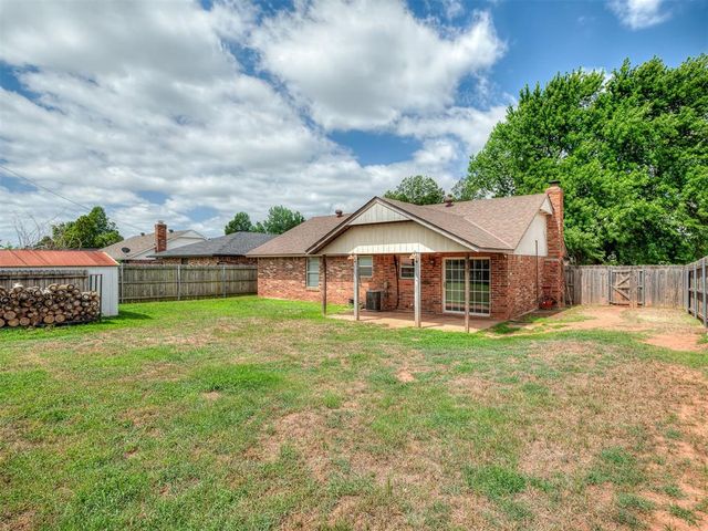 914 S Highland Drive, Mustang, OK 73064