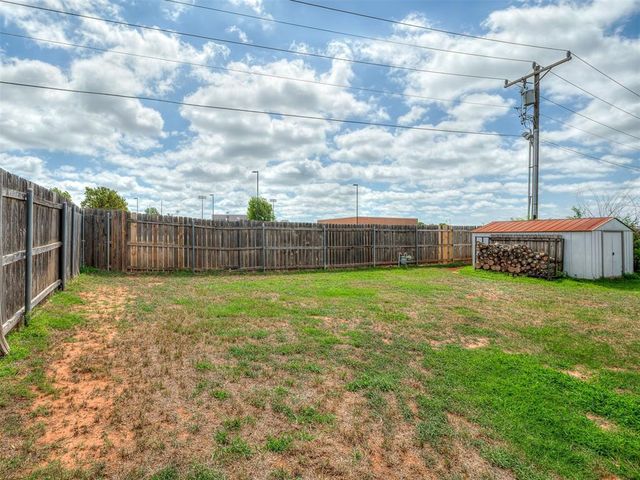 914 S Highland Drive, Mustang, OK 73064