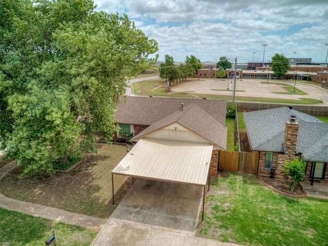 914 S Highland Drive, Mustang, OK 73064
