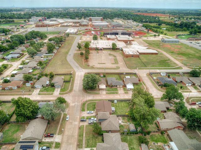 914 S Highland Drive, Mustang, OK 73064