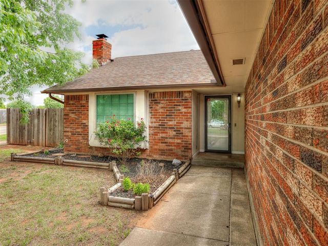 914 S Highland Drive, Mustang, OK 73064