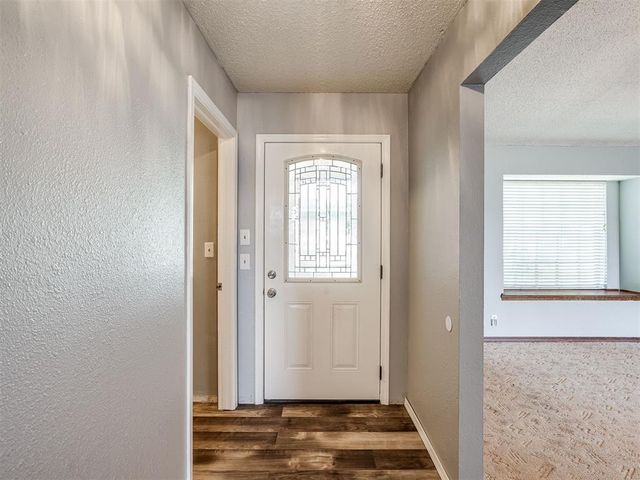 914 S Highland Drive, Mustang, OK 73064