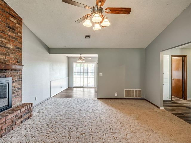 914 S Highland Drive, Mustang, OK 73064