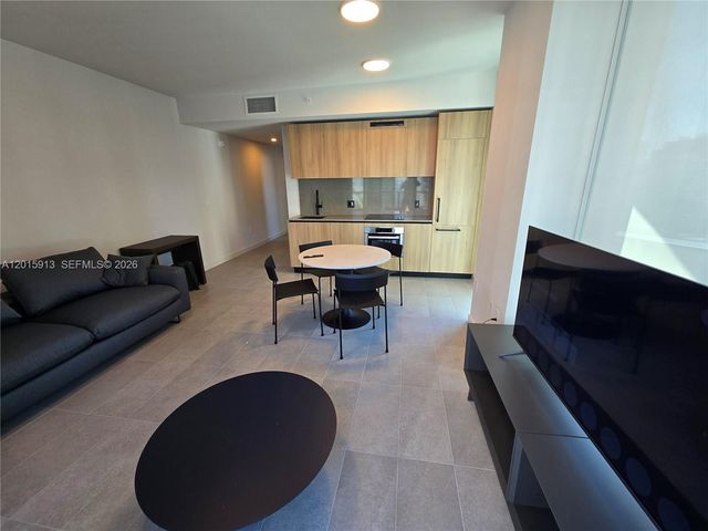 121 NE 5 ST 2908, Miami, FL 33132