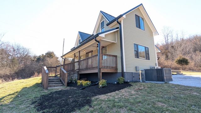 197 Granville Hwy, Chestnut Mound, TN 38552