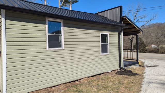 197 Granville Hwy, Chestnut Mound, TN 38552