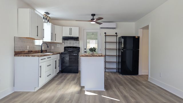 197 Granville Hwy, Chestnut Mound, TN 38552