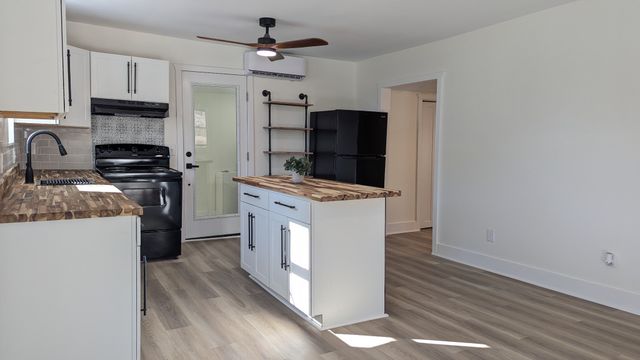 197 Granville Hwy, Chestnut Mound, TN 38552