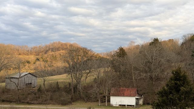 197 Granville Hwy, Chestnut Mound, TN 38552
