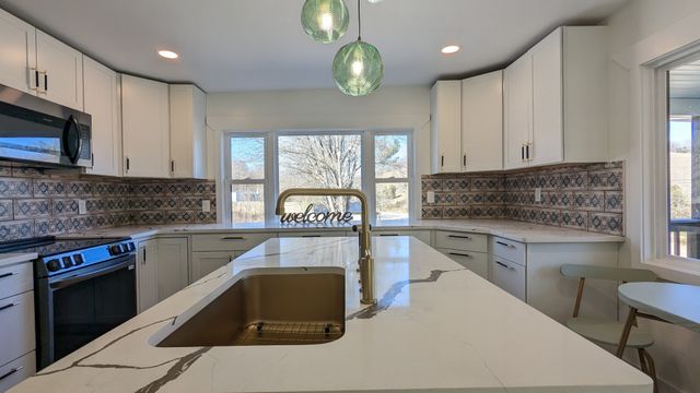 197 Granville Hwy, Chestnut Mound, TN 38552