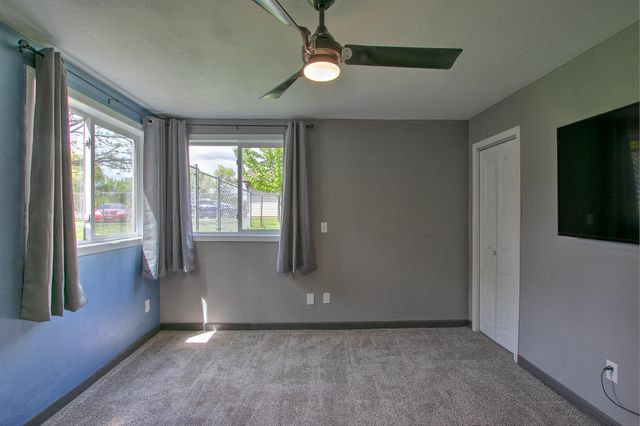 522 Calhoun Place, Cambridge, MN 55008