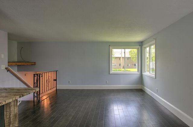 522 Calhoun Place, Cambridge, MN 55008