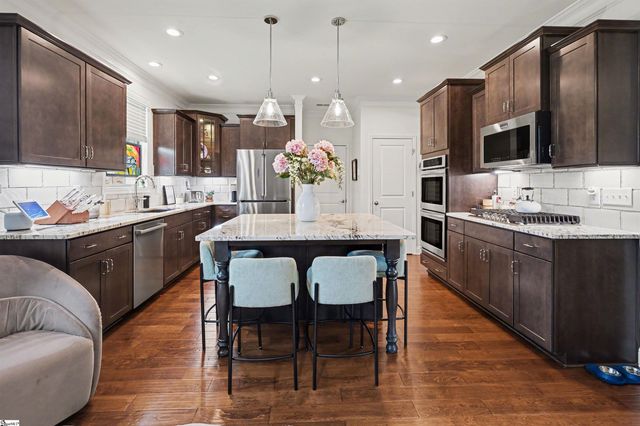 401 Woodland Oaks Court, Simpsonville, SC 29681