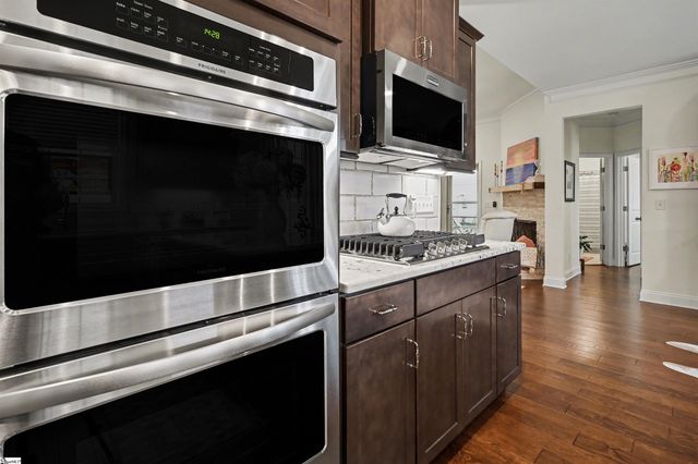 401 Woodland Oaks Court, Simpsonville, SC 29681