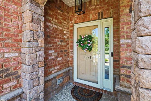 401 Woodland Oaks Court, Simpsonville, SC 29681
