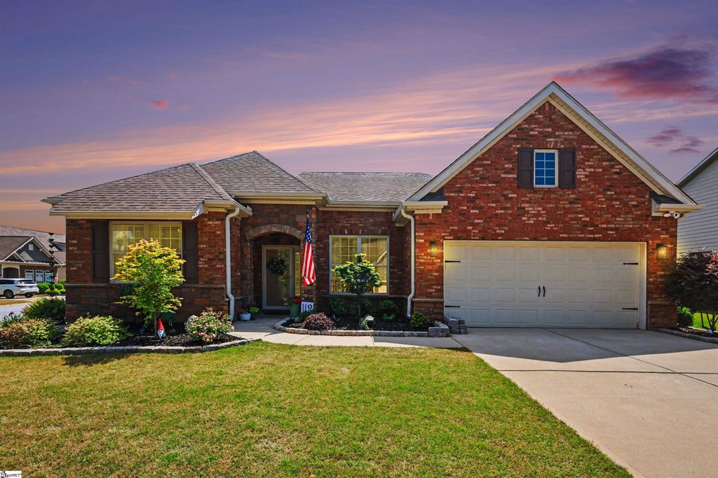 401 Woodland Oaks Court, Simpsonville, SC 29681