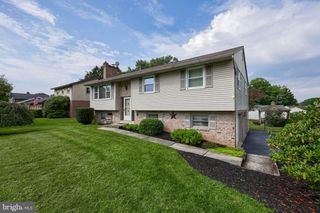 762 EASTSIDE DR, Landisville, PA 17538