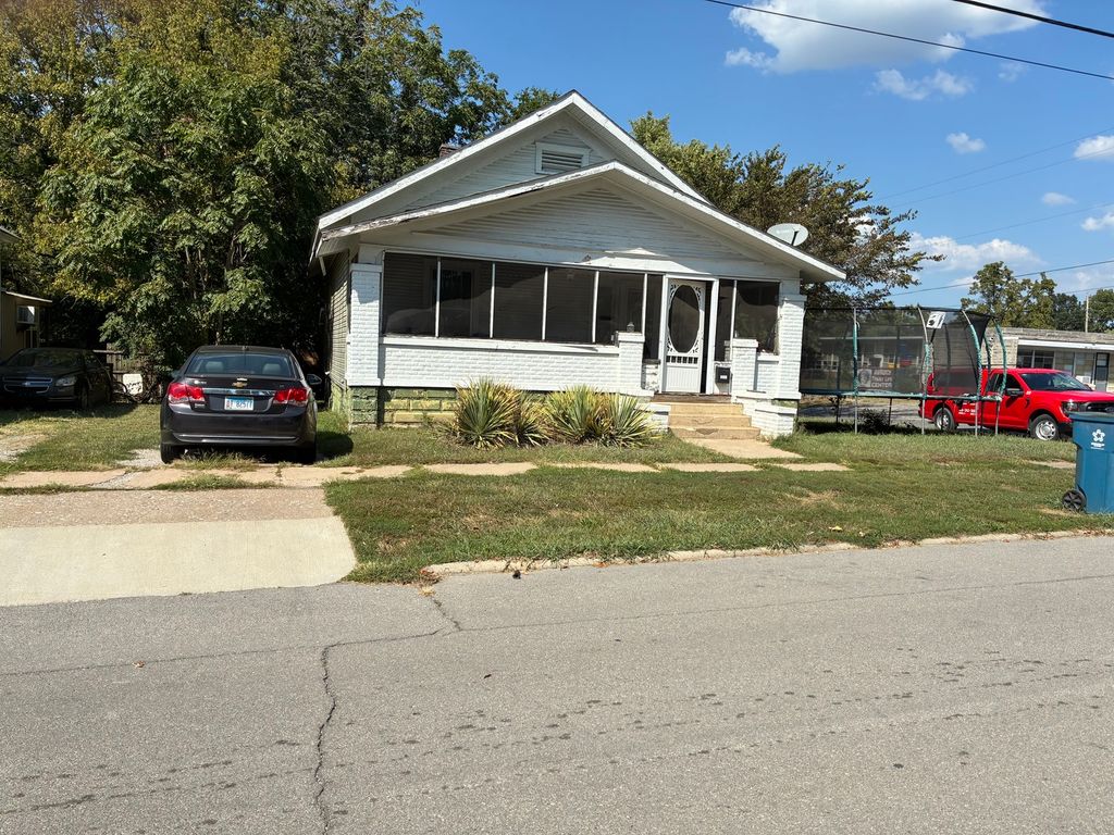 Image 1 of property listing at 600 Harrison Street, Mt Vernon, IL 62864